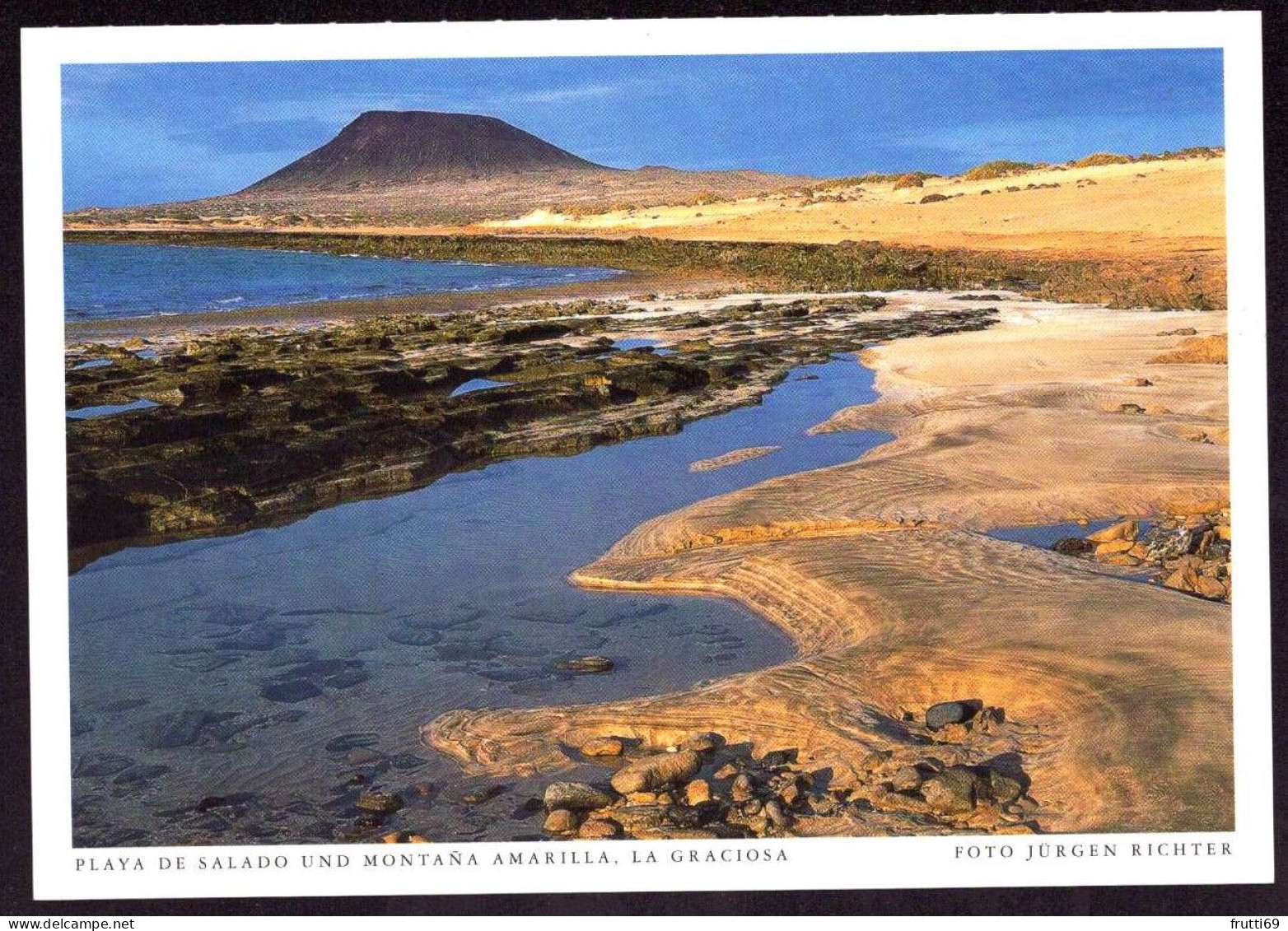 AK 201252 SPAIN - La Graciosa - Playa De Salado Und Montana Amarilla - Altri & Non Classificati