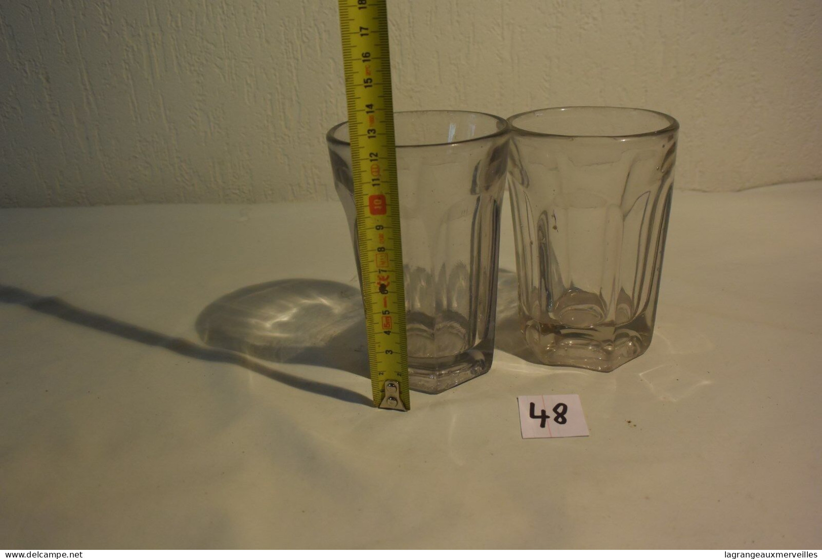 C48 2 Anciennes Chopes En Verre - Vasos