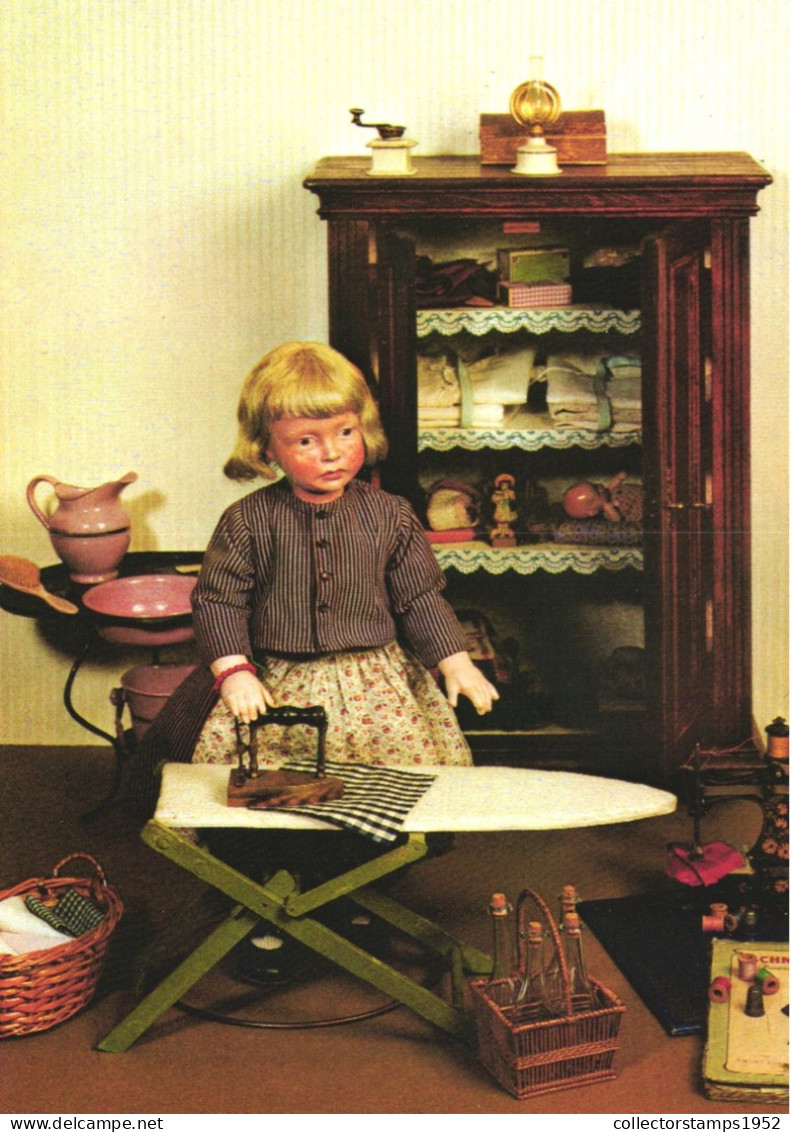 SALZBURG, DOLL MUSEUM, DOLLS, AUSTRIA, POSTCARD - Salzburg Stadt