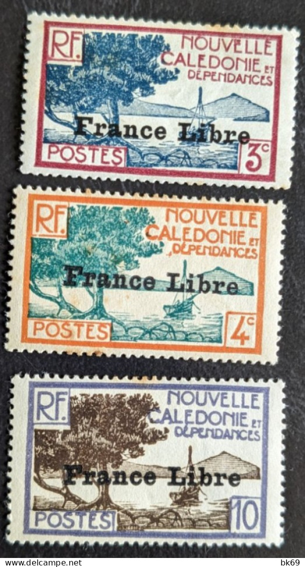 197,198, 200  Surchargé France Libre Nouvelle Calédonie - Unused Stamps