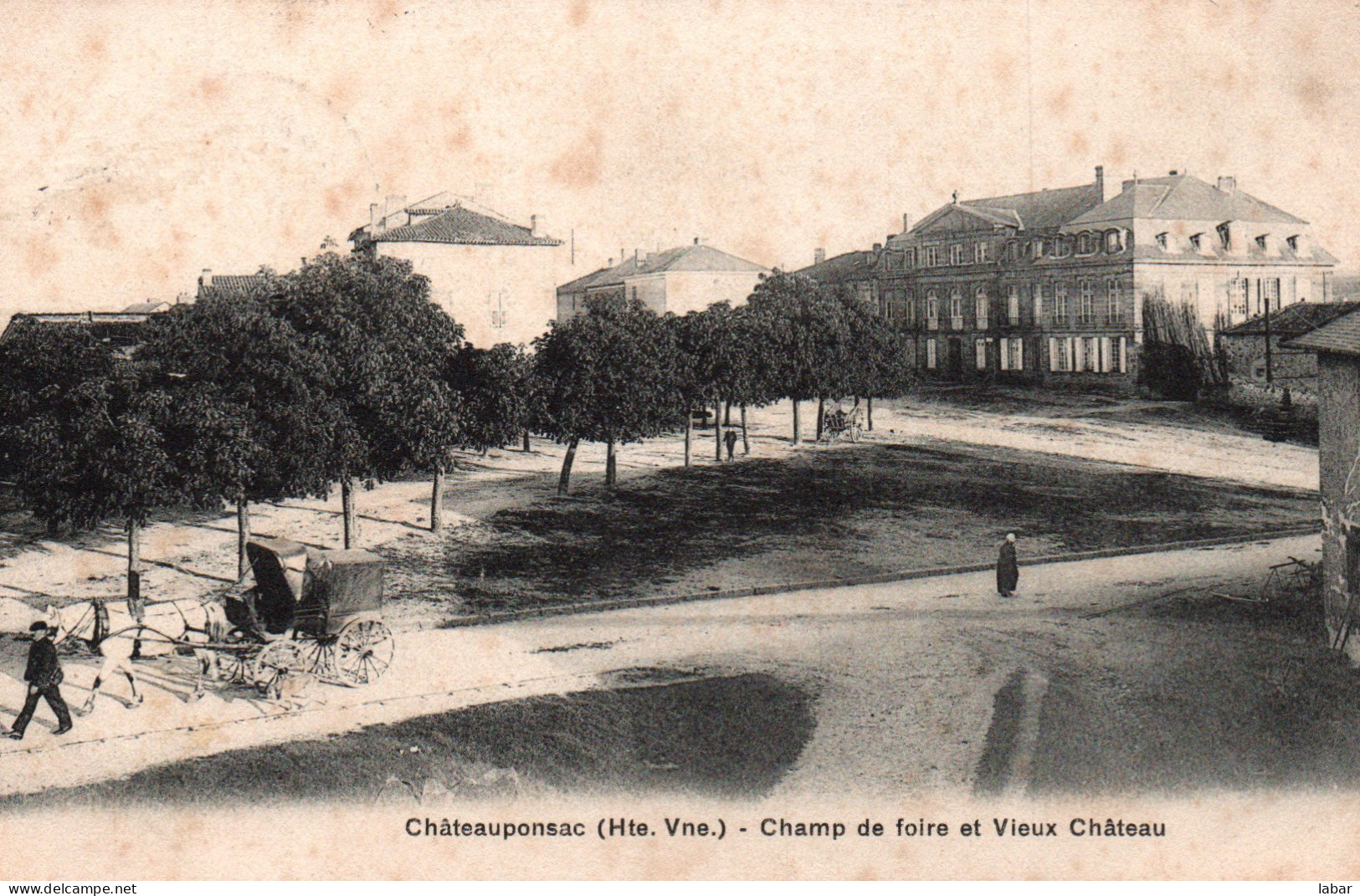 CPA HAUTE VIENNE / 87 / CHATEAUPONSAC / CHAMP DE FOIRE ET VIEUX CHATEAU - Chateauponsac