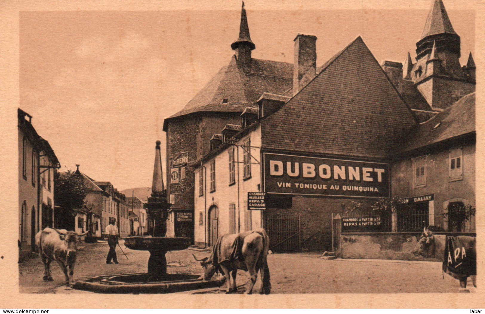 CPA Campan La Fontaine Vaches S'abreuvant Publicité Dubonnet Chambres Meublées Pension Galiay - Campan