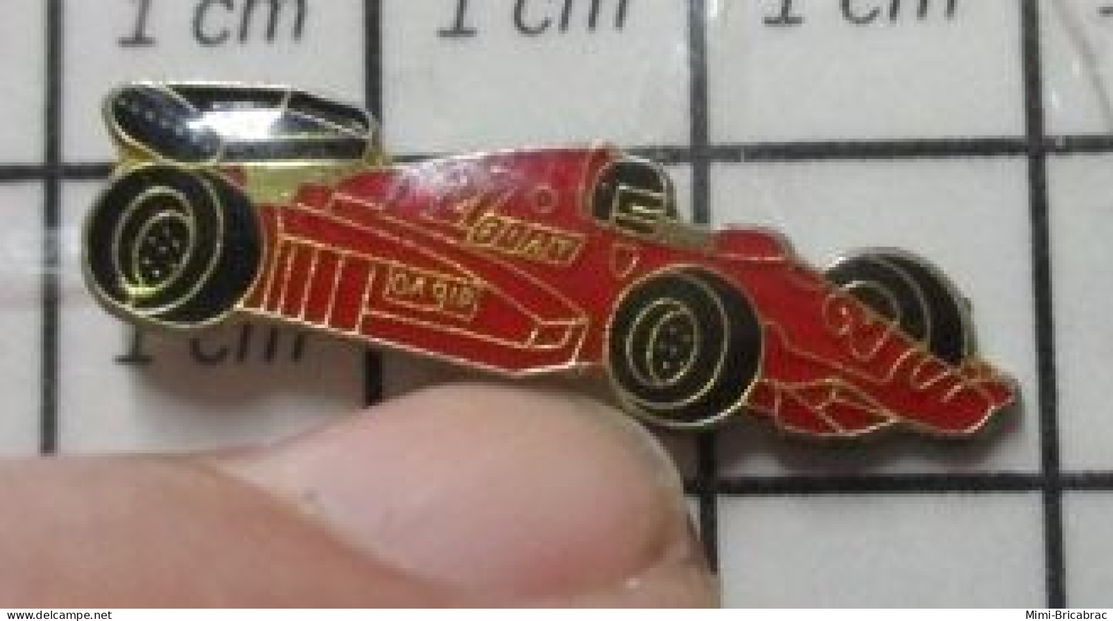 810F Pin's Pins / Beau Et Rare / SPORTS / AUTOMOBILE F1 FORMULE 1 ROUGE FIAT FERRARI - Car Racing - F1