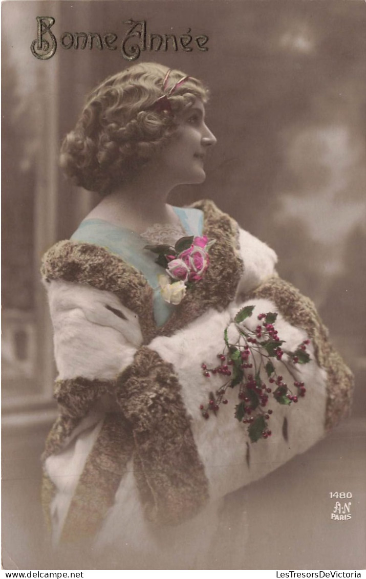 FANTAISIE - Femme - Bonne Année - Manteau De Fourrure - Carte Postale Ancienne - Women