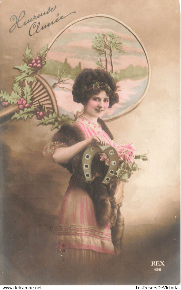 FANTAISIE - Femme - Heureuse Année - Eventail - Fer à Cheval - Chance  - Carte Postale Ancienne - Frauen