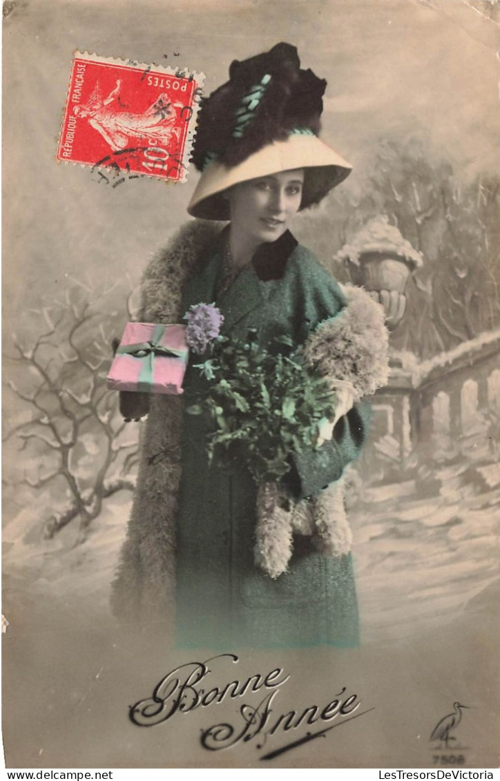 FANTAISIE - Femme - Bonne Année - Manteau Vert Et Boa - Carte Postale Ancienne - Femmes