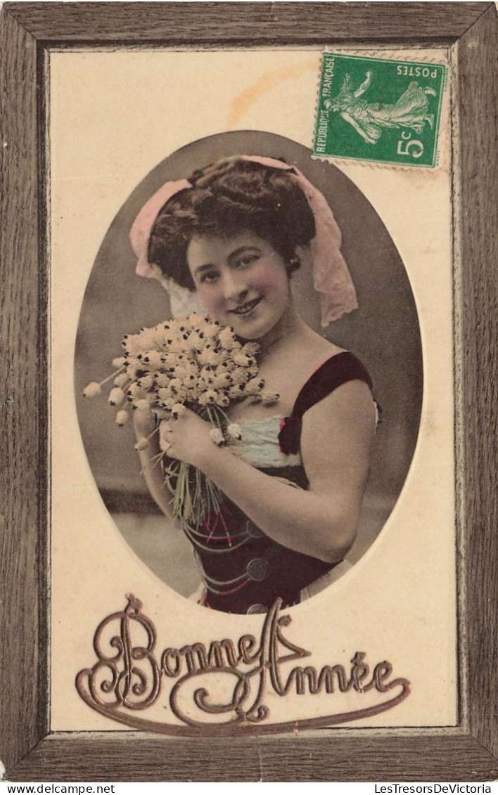 FANTAISIE - Femme - Bonne Année - Femme Avec Des Fleurs - Cadre - Portrait - Carte Postale Ancienne - Frauen
