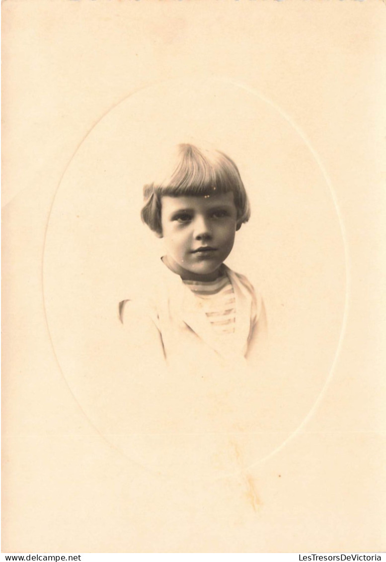 ENFANTS - Une Petit Garçon Au Regard Doux - Carte Postale Ancienne - Portraits