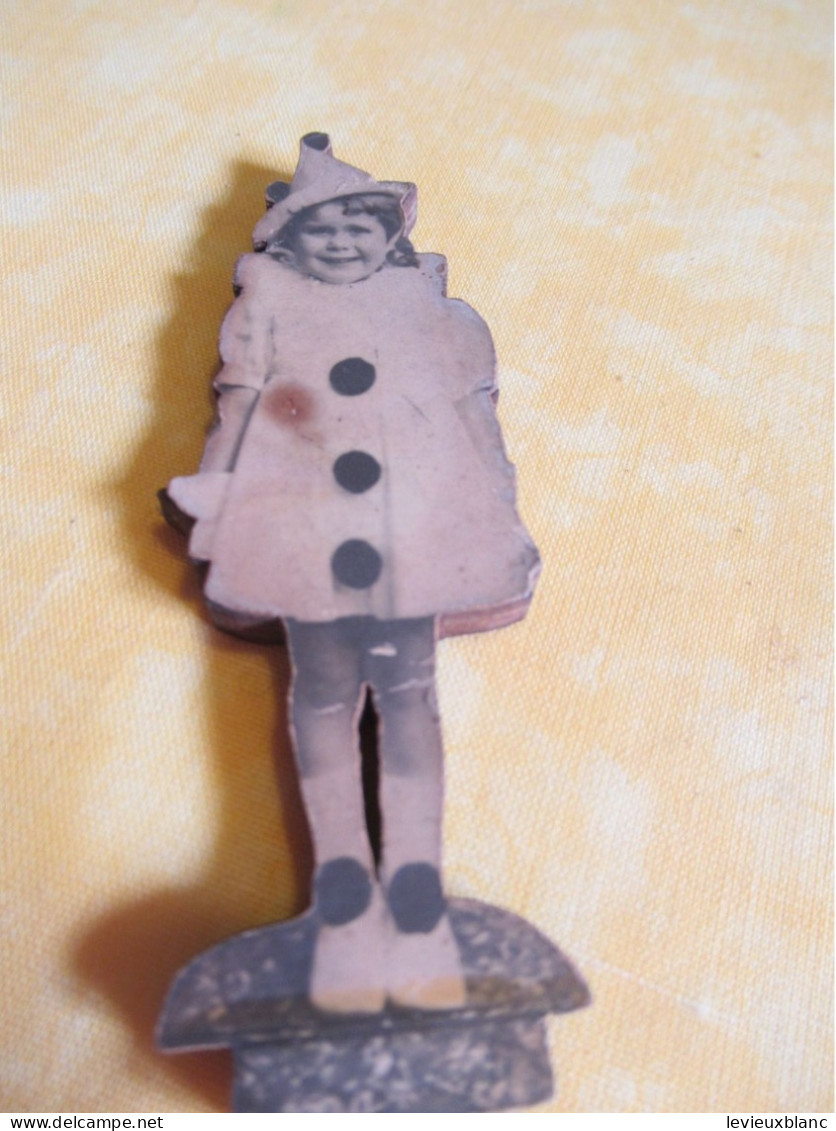 Jouet  Ancien /Petite Gamine Costumée En Colombine/ Photographie Ancienne  Encollée Sur Bois/  Début XXème         JE272 - Toy Memorabilia