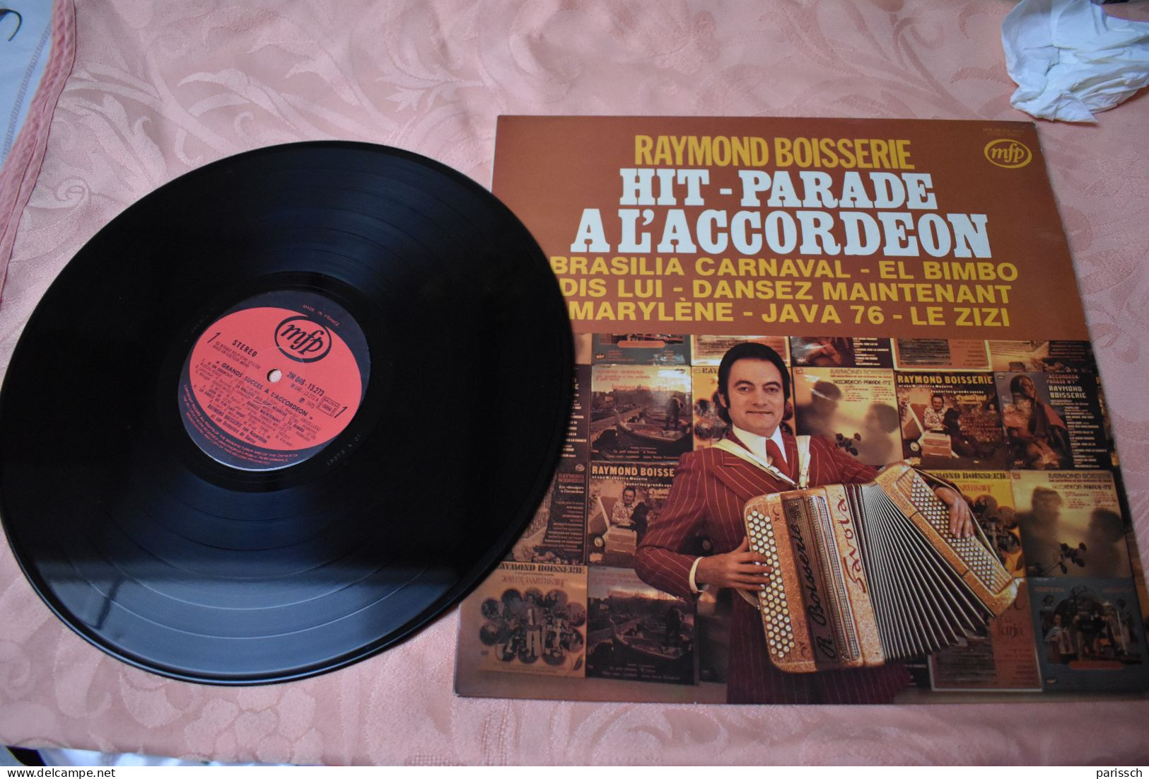 Raymond BOISSERIE - Hit-Parade à L'accordéon - MFP - Strumentali