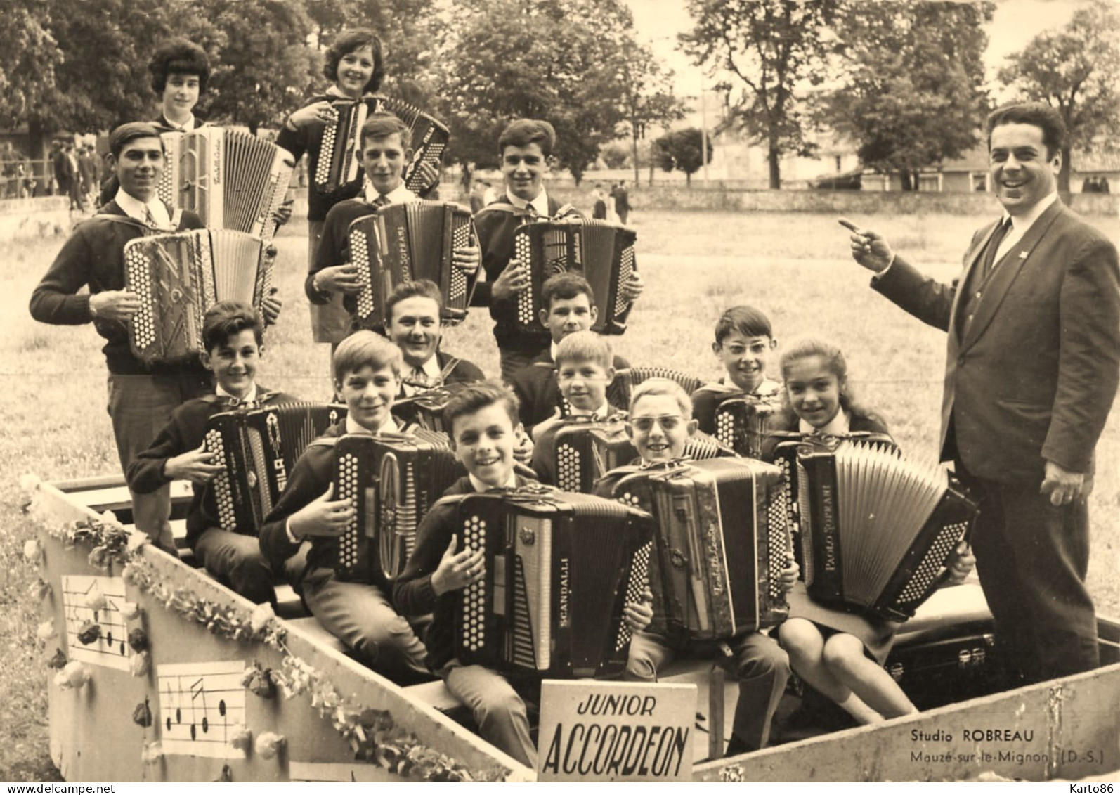 Mauzé Sur Le Mignon * Junior Accordéon * Groupe Orchestre Enfant Accordéoniste Accordéon - Mauze Sur Le Mignon