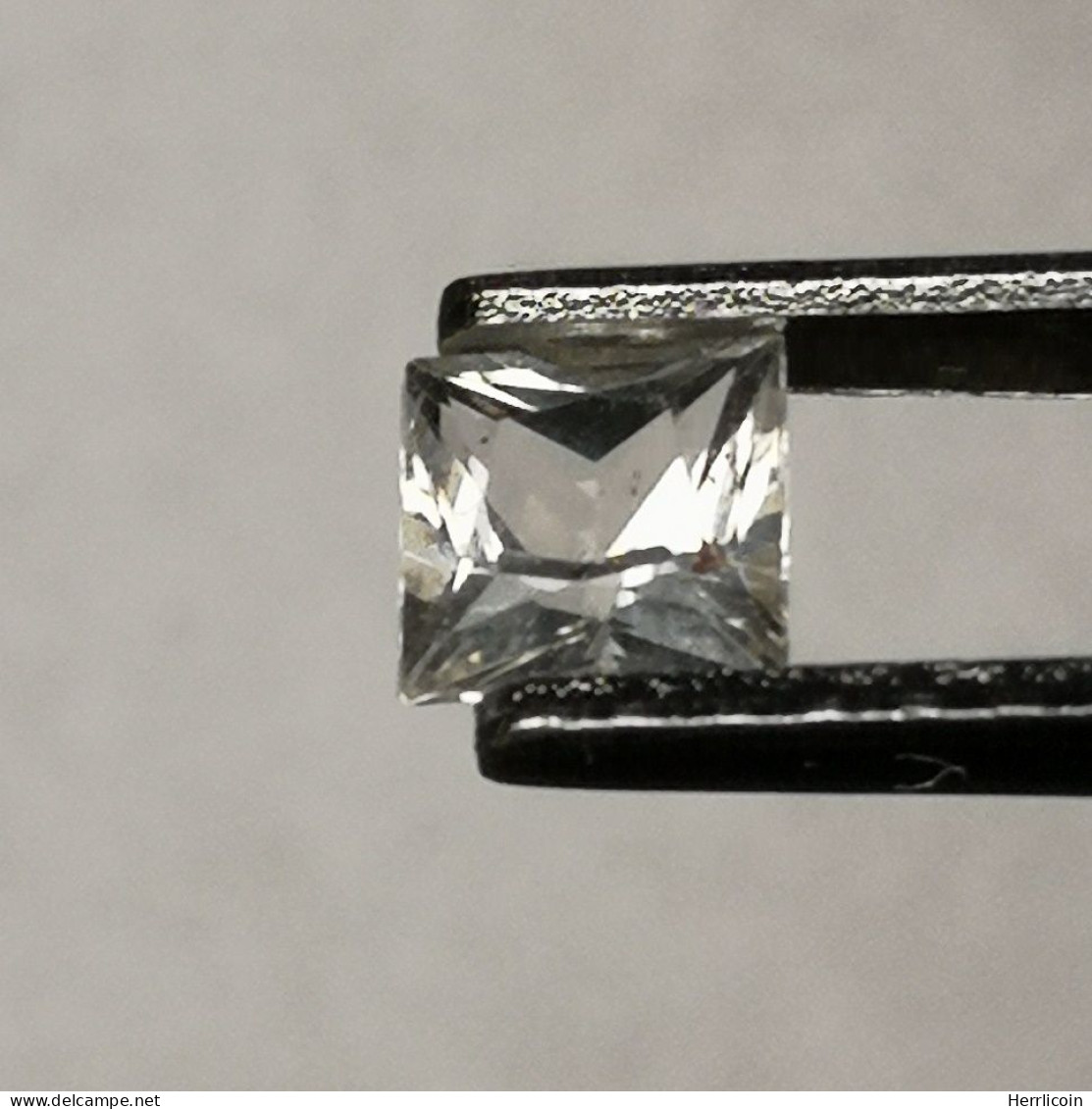 Topaze Incolore Naturelle Du Brésil -  Carré 0.35 Carat - 3.9 X 3.9 X 2.8 Mm - Topaas