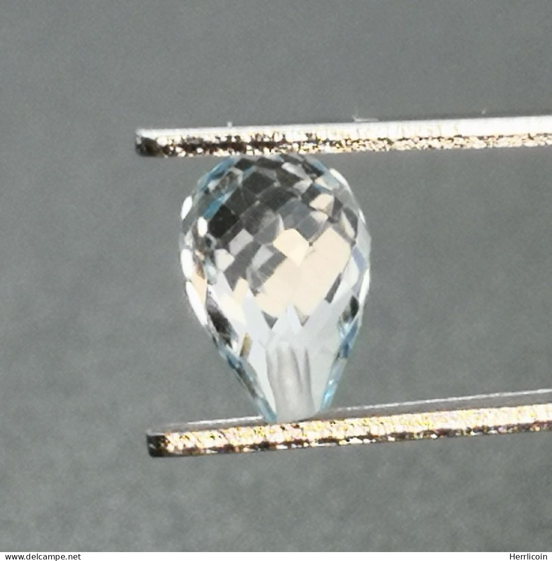 Topaze Irradiée Du Brésil - Briolette 1.49 Carat - 7.2 X 5 X 5 Mm - Topaz