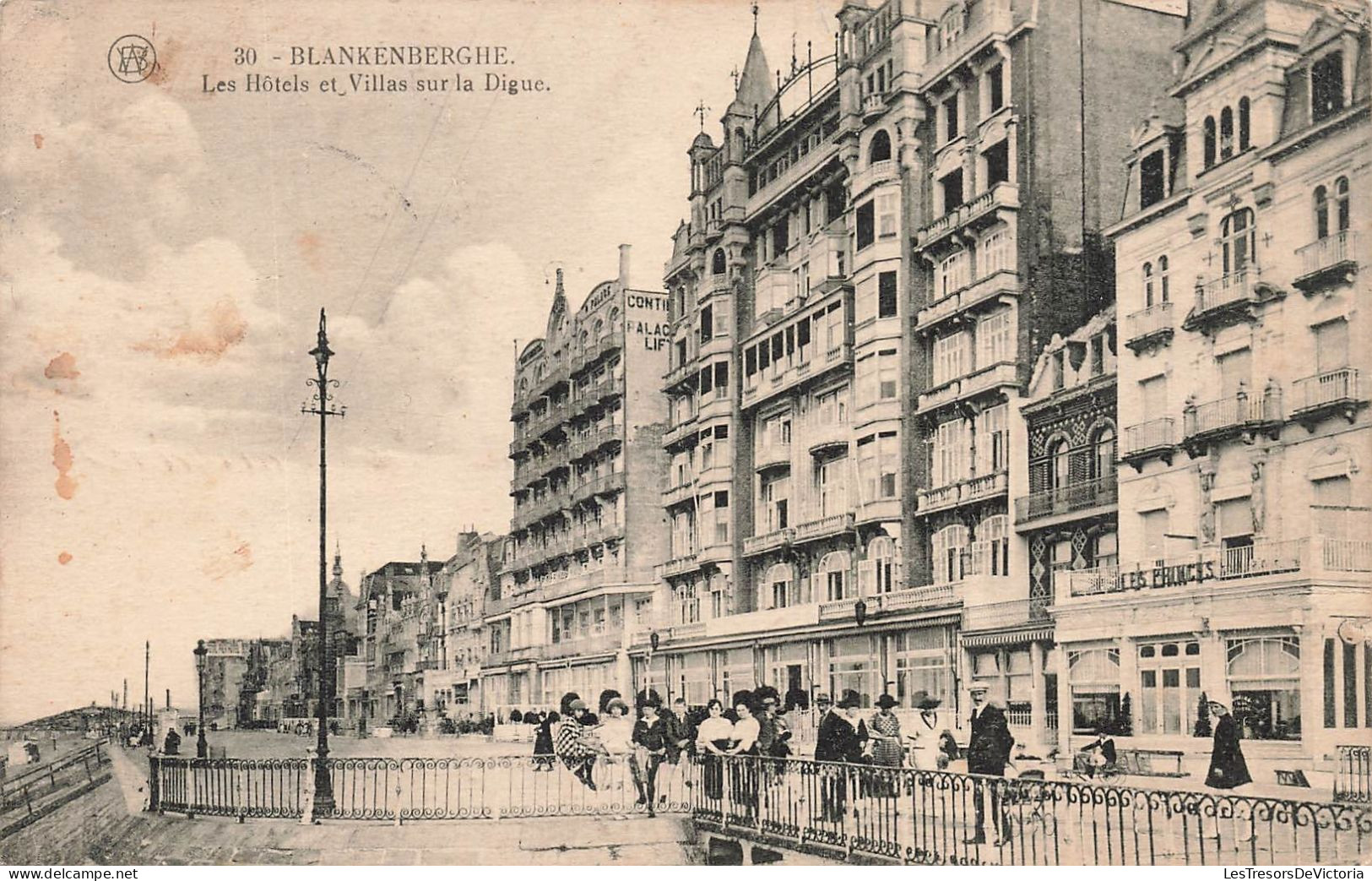 BELGIQUE - Blankenberghe - Les Hôtels Et Villas Sur La Digue - Animé - Carte Postale Ancienne - Blankenberge