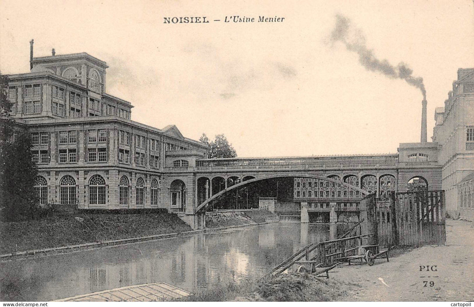 77 - NOISIEL - L'Usine Menier - La Cheminée A Plein Rendement - Noisiel