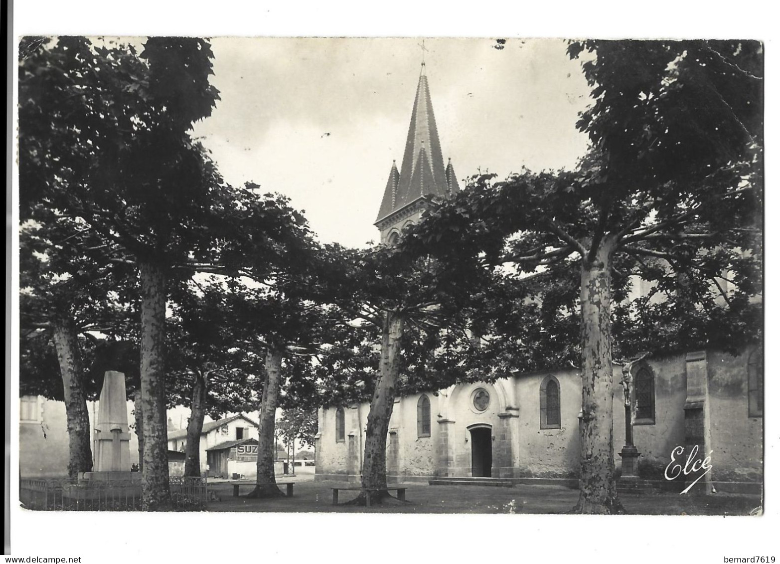 40  Saint Vincent De Tyrosse -  L'eglise Et Le Monument Aux Morts - Saint Vincent De Tyrosse