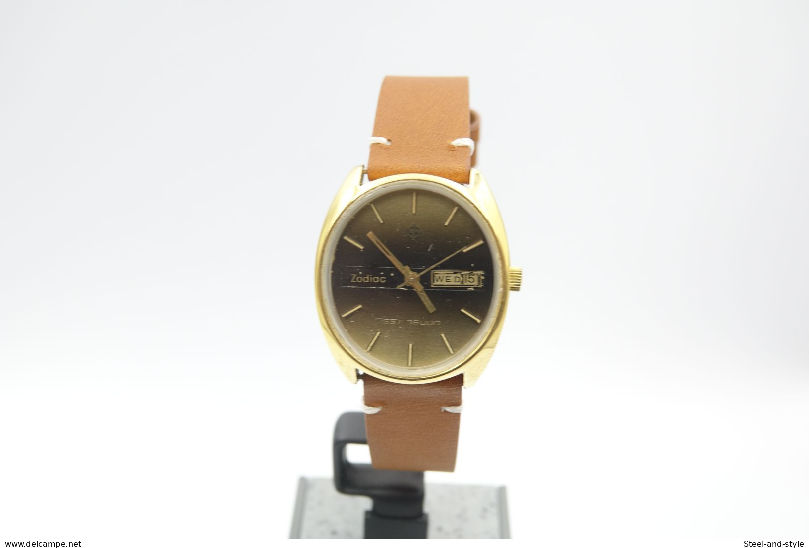 Watches : ZODIAC SST 36000 AUTOMATIC MEN OVAL - Original  - Running - Excelent Condition - Moderne Uhren