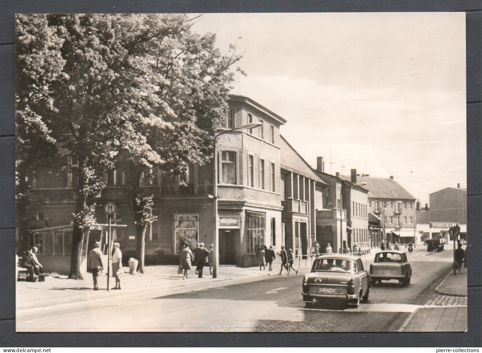 Anklam - Allemagne - Pasewalker Strasse - Commerces - Voitures Anciennes - Anklam