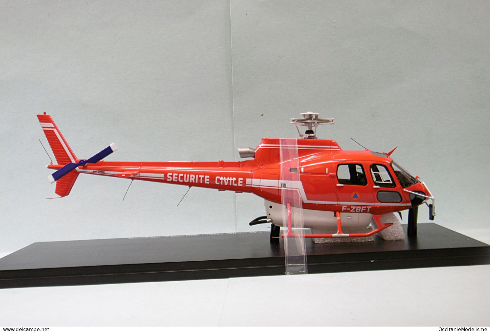 Alerte - Hélico AEROSPATIALE AS 350 HBE Sécurité Civile pompiers Série limitée 250 pcs réf. 0110 Neuf NBO 1/43