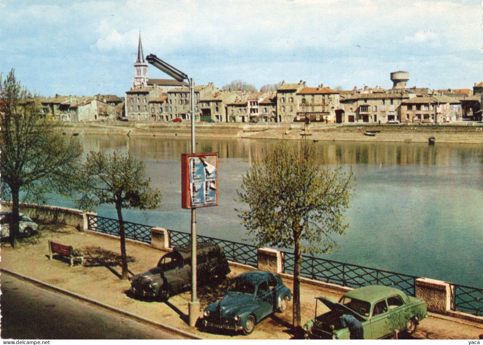 Macon - Les Quais  ... Château D'eau    - Combier Imp  Cl 8 - Châteaux D'eau & éoliennes