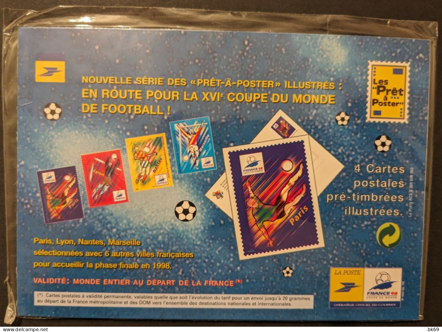 7 Souvenirs Foot Coupe Du Monde 98 En France, Footix, Les Stades, L'éduipe De France, Le Timbre Rond Ballon ... - 1970-1979