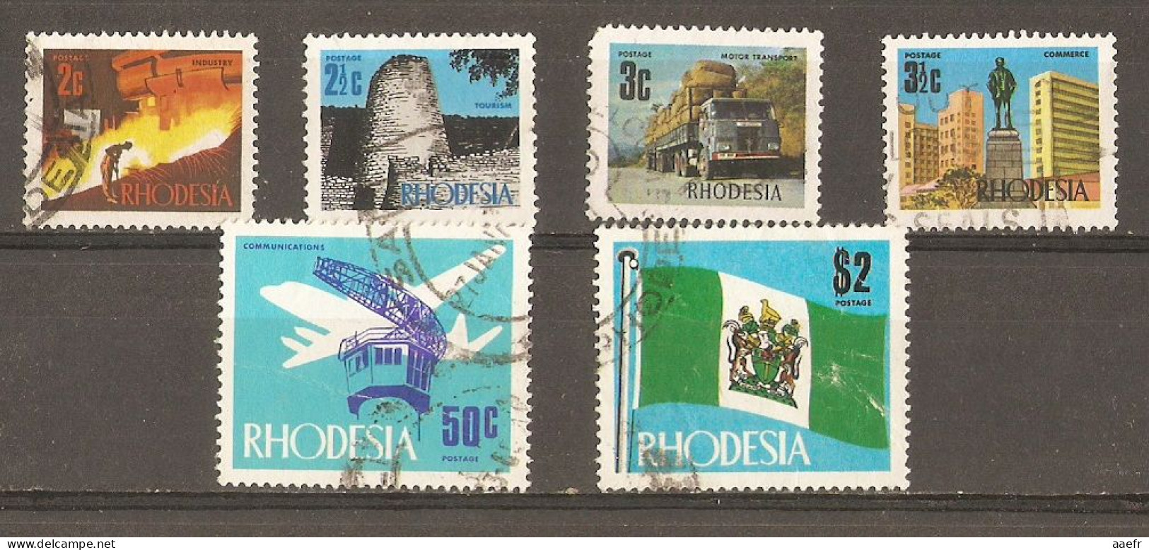 Rhodésie 1970/73 - Petit Lot D'une Série Incomplète Mais Avec La Bonne Valeur - Sc 293 - YT 195 - Rhodesia (1964-1980)