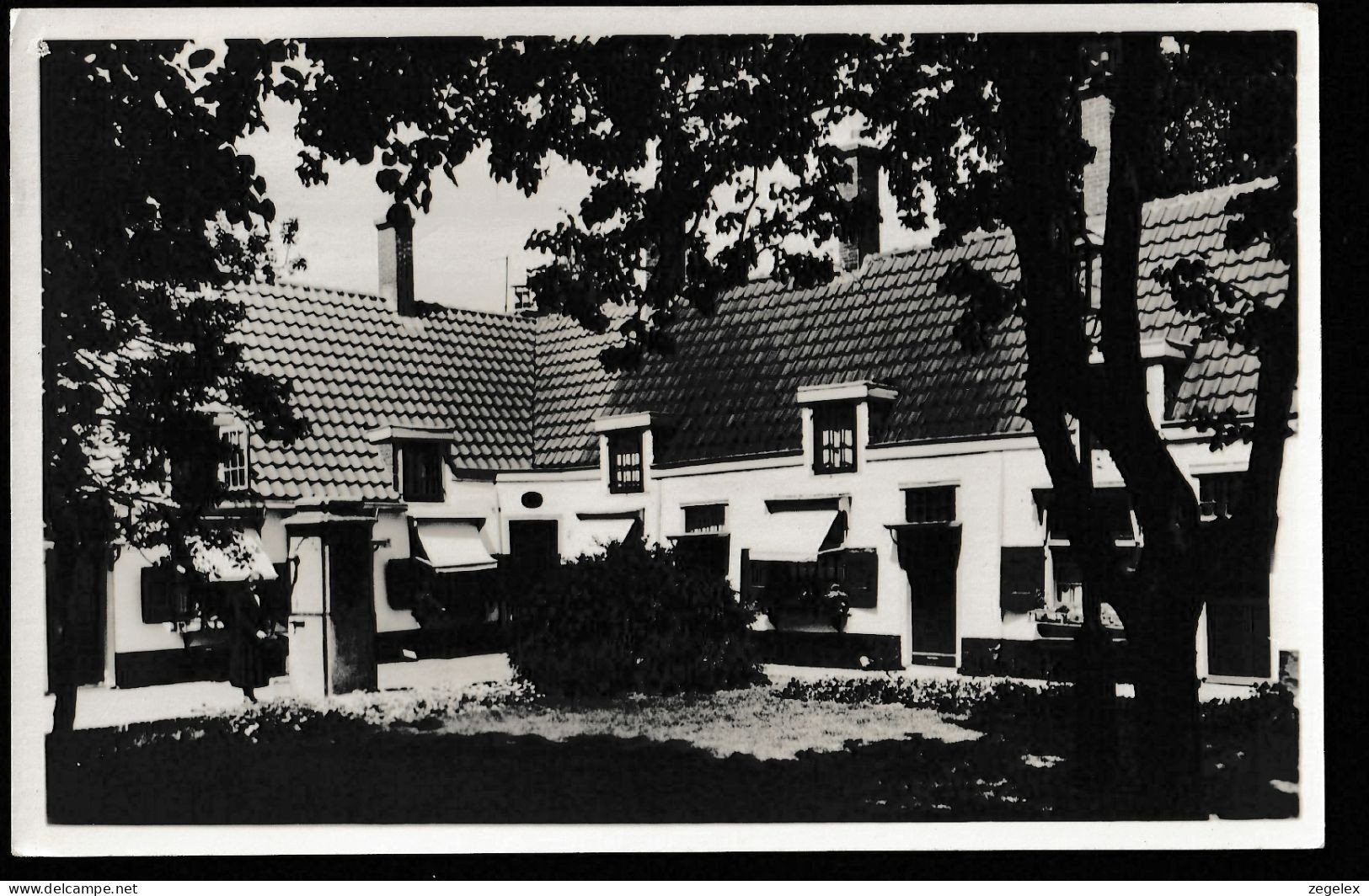 Haarlem - Gasthuishofje In De Barrevoetsstraat - Haarlem