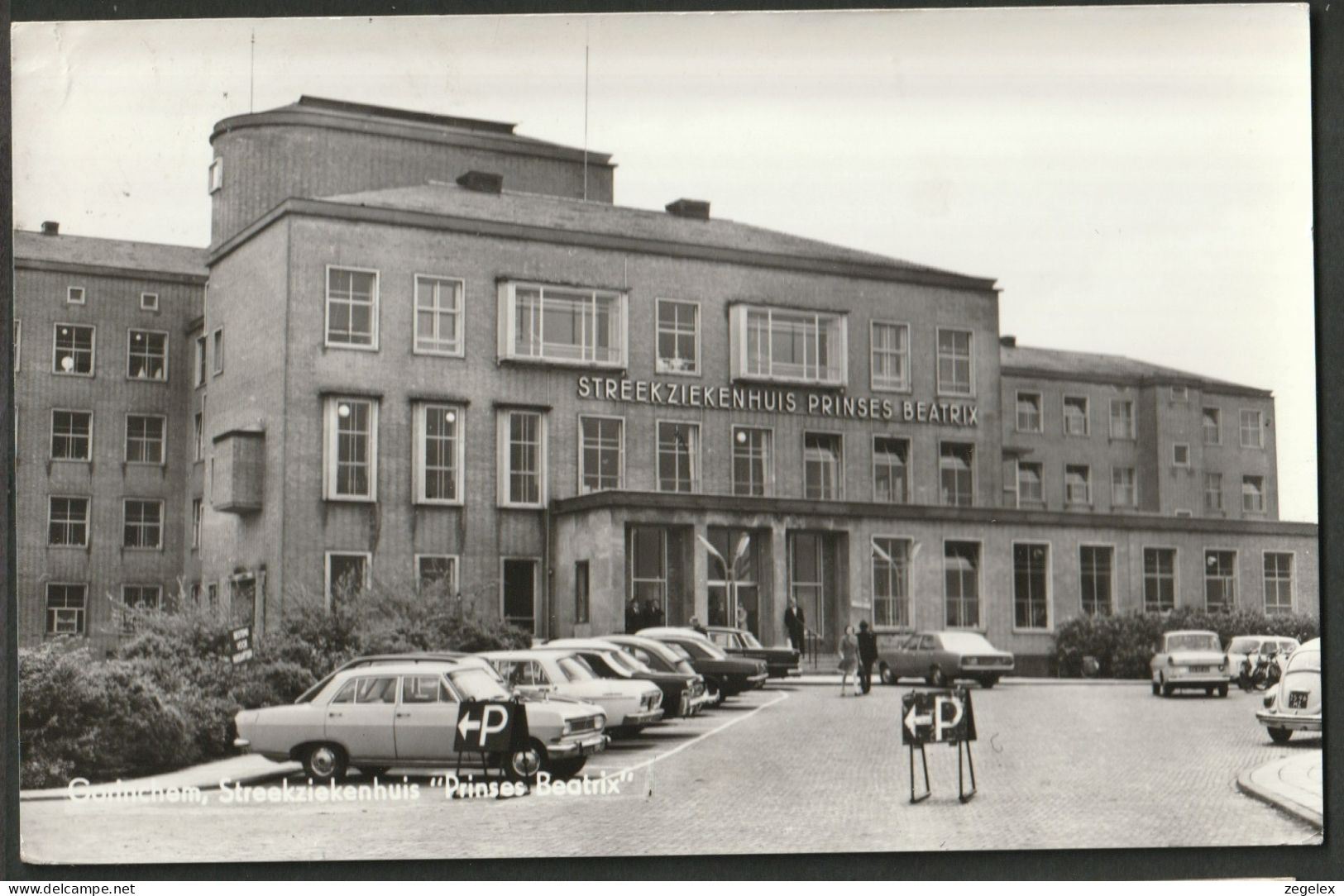 Gorinchem - Streekziekenhuis, "Prinses Beatrix" - Auto's Daffodil, Volkswagen Kever, VW - Gorinchem