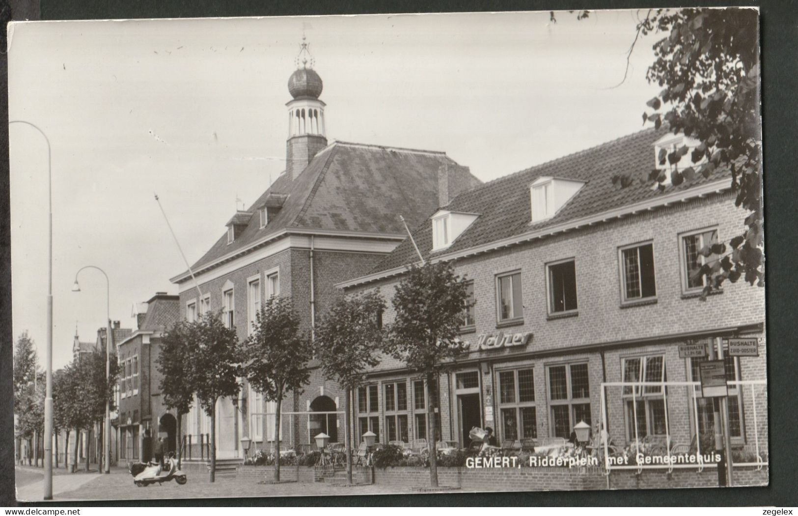 Gemert - Ridderplein Met Gemeentehuis - Gemert