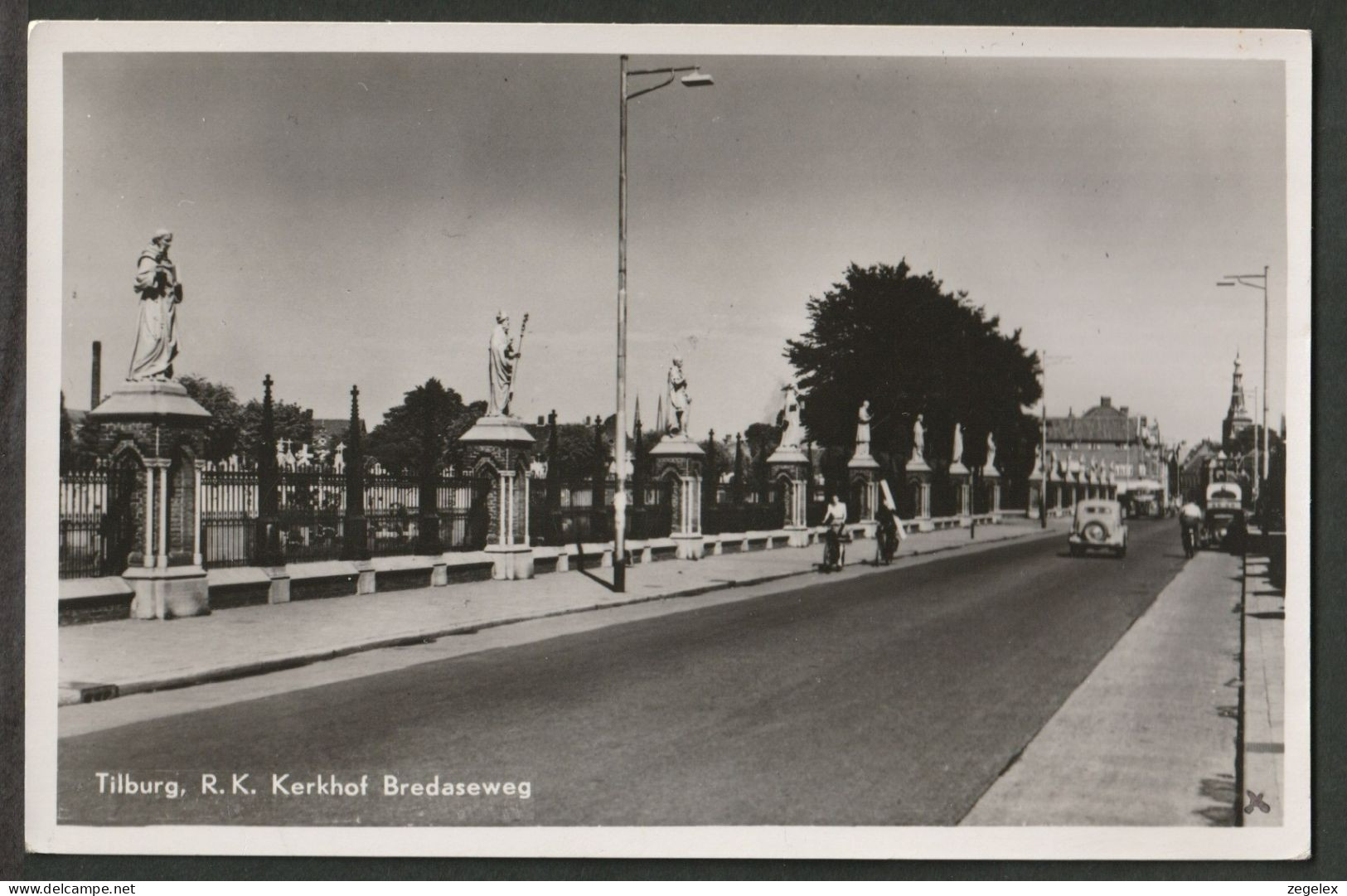 Tilburg, Bredaseweg, R.K. Kerkhof 1953 - Tilburg