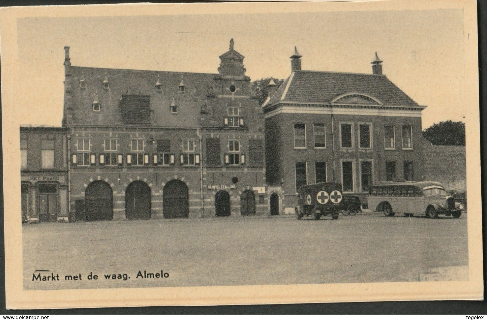 Almelo - Markt. Ziekenauto, Rode Kruis, Red Cross, Autobus, Rijwielstalling - Almelo