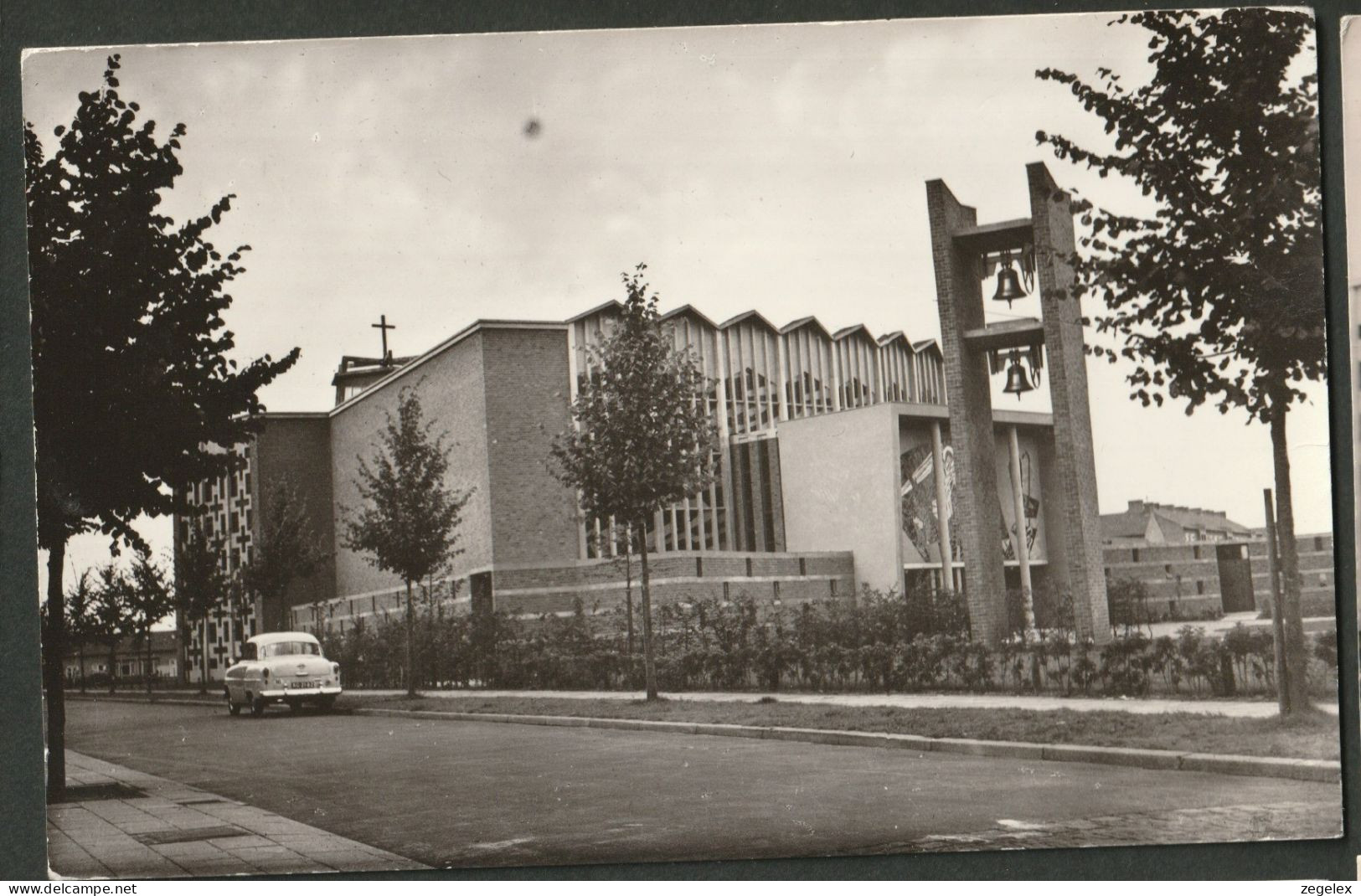 Amersfoort - Liendertseweg  Kerk Van Het Heilig Kruis - Oude Opel - Amersfoort