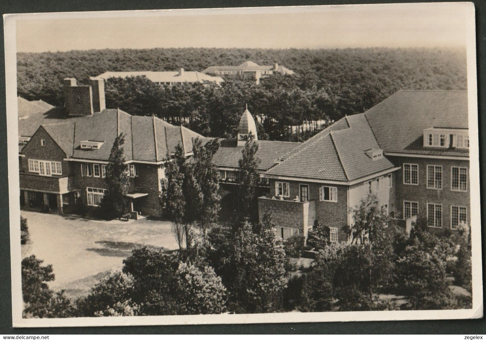 Amersfoort -Ned. Herv. Psych. Centrum "Zon En Schild En Hebron"- Hoofdgebouw En Paviljoen "Dennenrust - Amersfoort