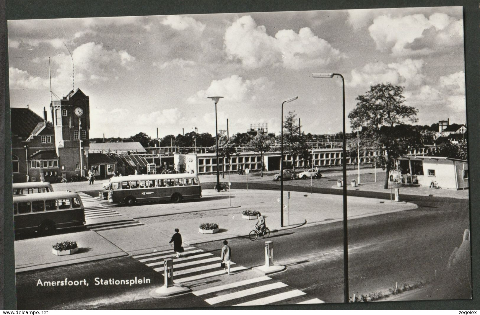 Amersfoort - Stationsplein Met Autobussen En 2cv's - Amersfoort