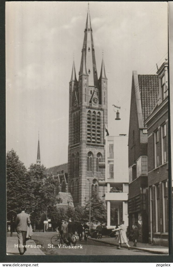 Hilversum 1950 - St. Vituskerk - Levendig - Hilversum