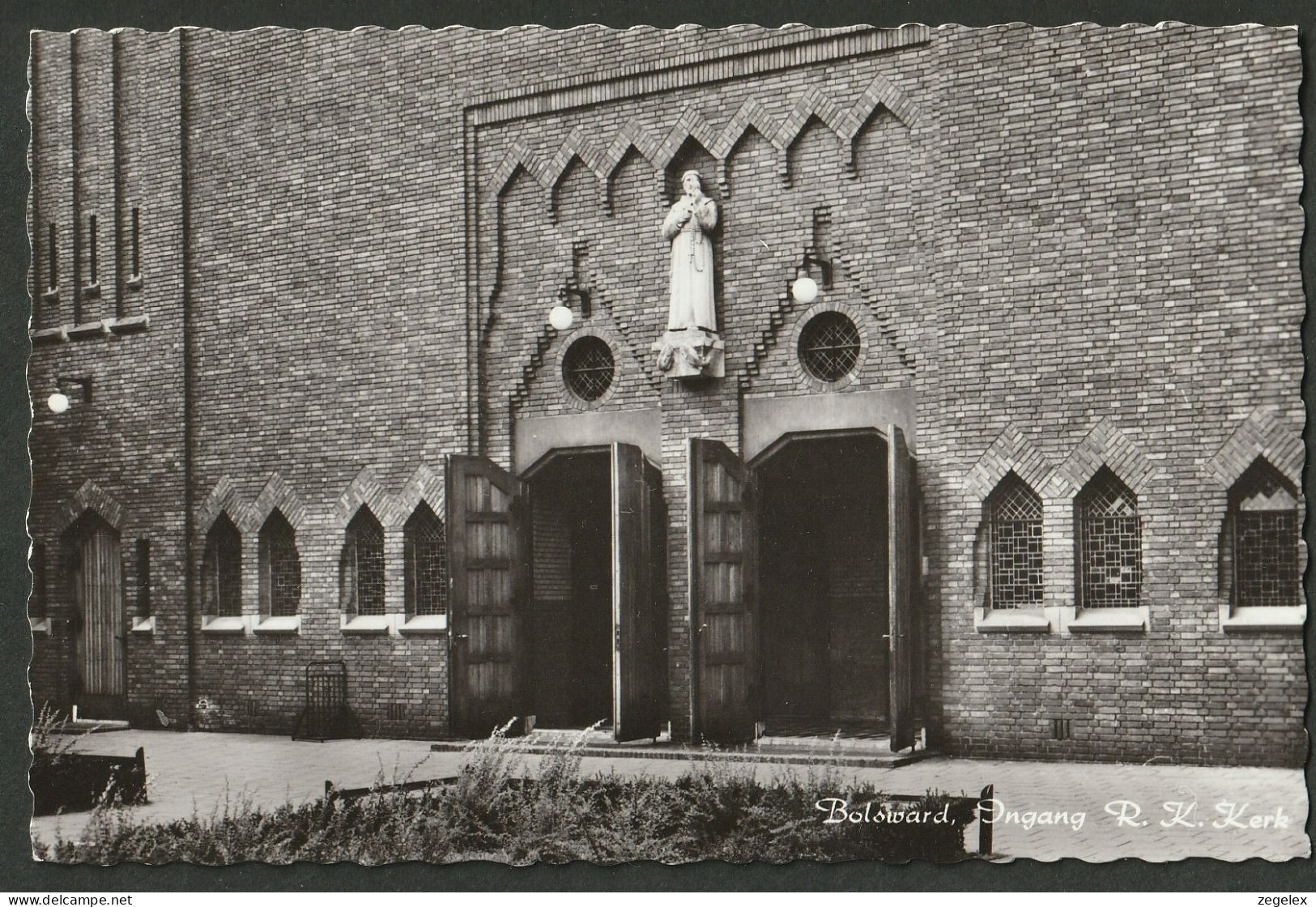 Bolsward - Ingang R.K. Kerk - Bolsward