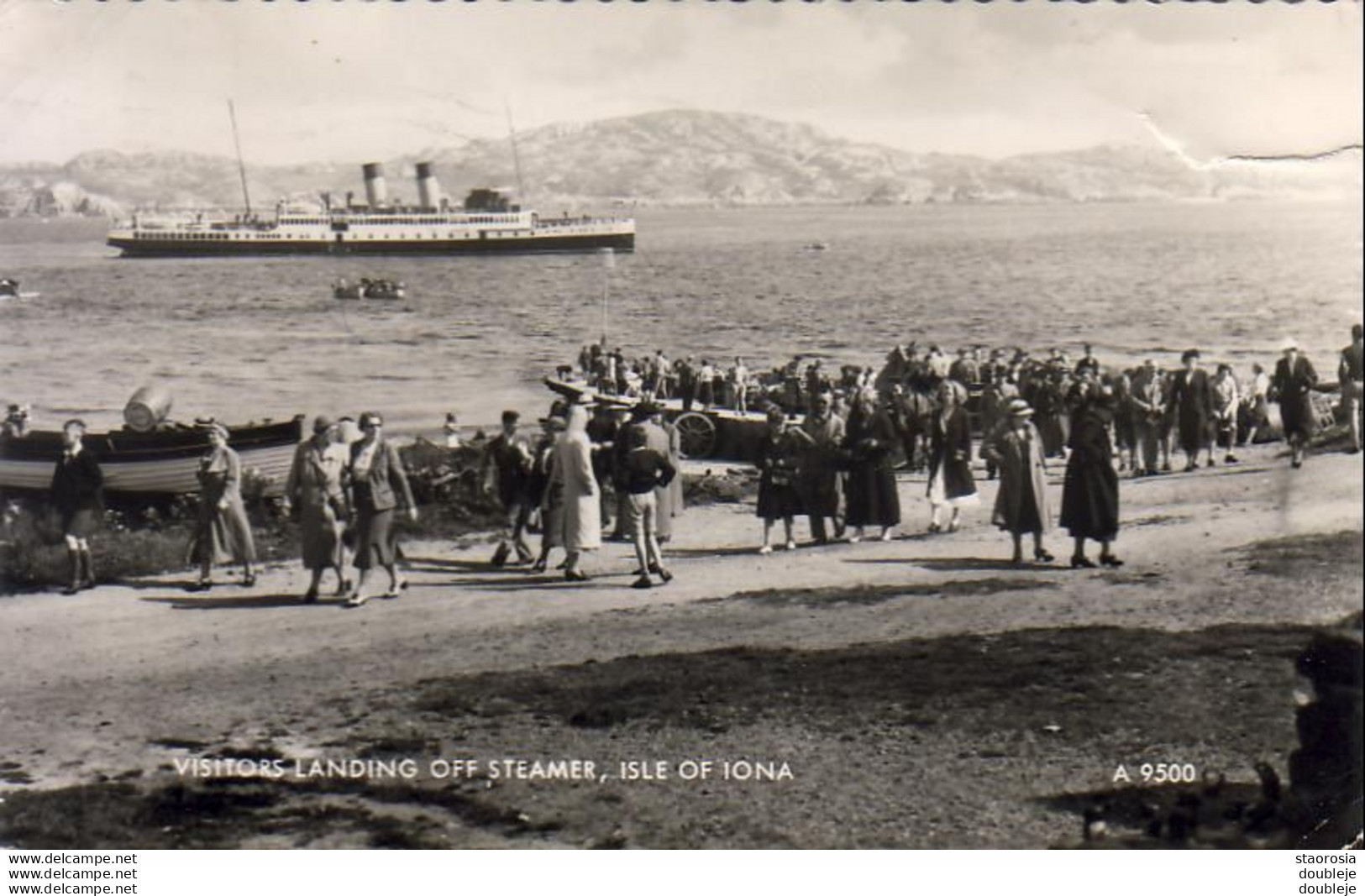SCOTLAND   Visitors Landing Off Steamer  Isle Of Iona.............  Real Photograph - Bute