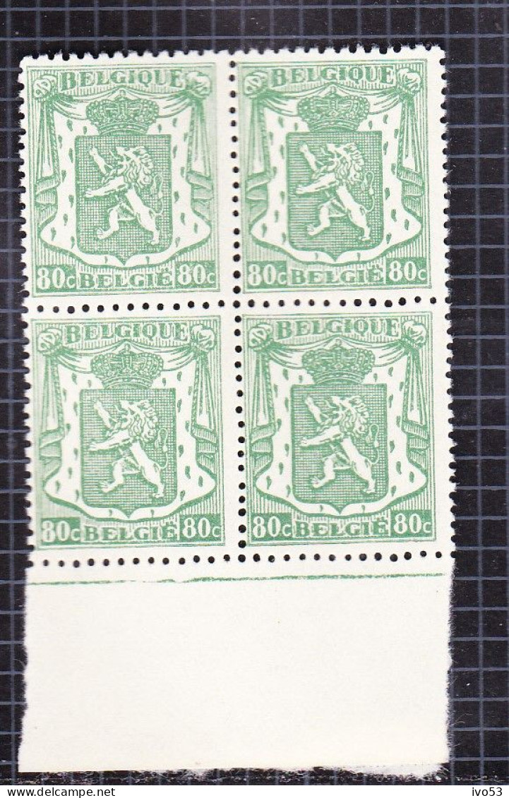 1945 Nr 713A** Zonder Scharnier,blokje Van 4 .Klein Staatswapen.OBP 51 Euro. - 1935-1949 Small Seal Of The State