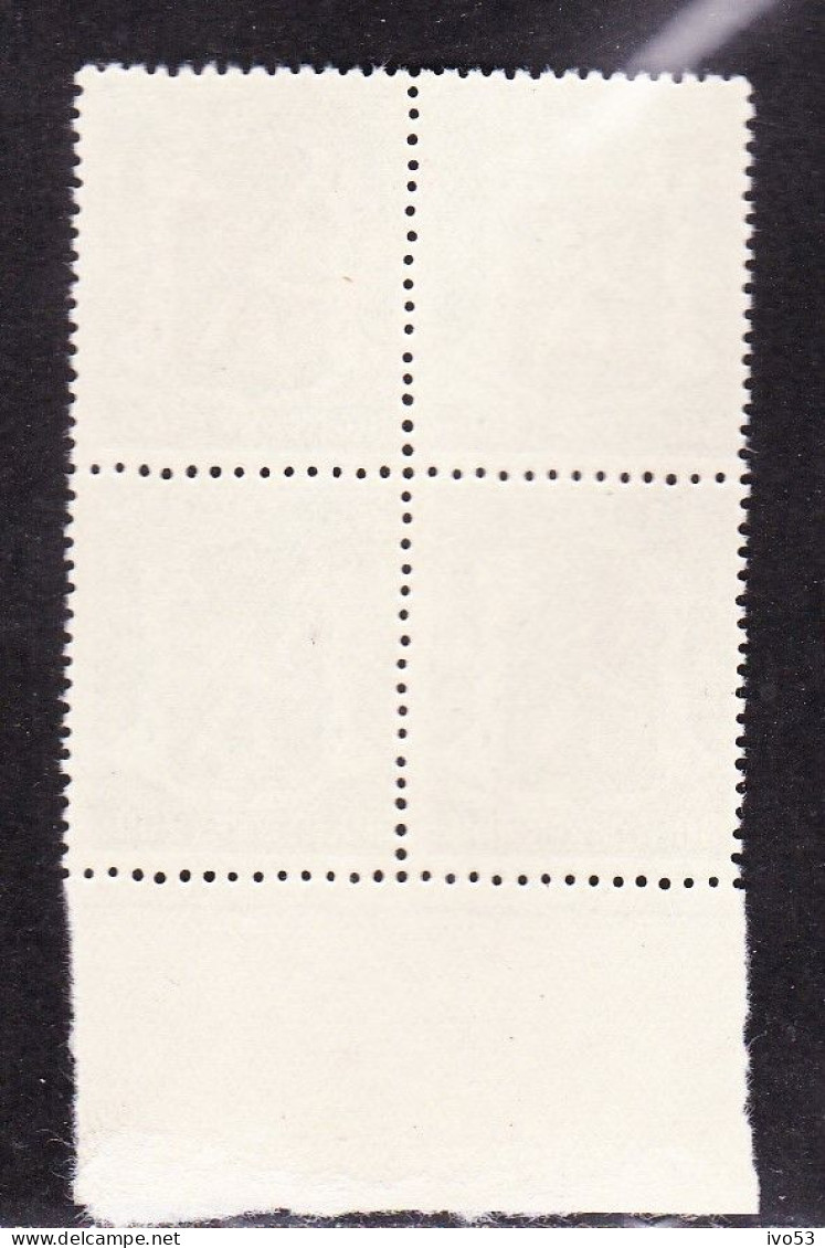 1945 Nr 713A** Zonder Scharnier,blokje Van 4 .Klein Staatswapen.OBP 51 Euro. - 1935-1949 Small Seal Of The State