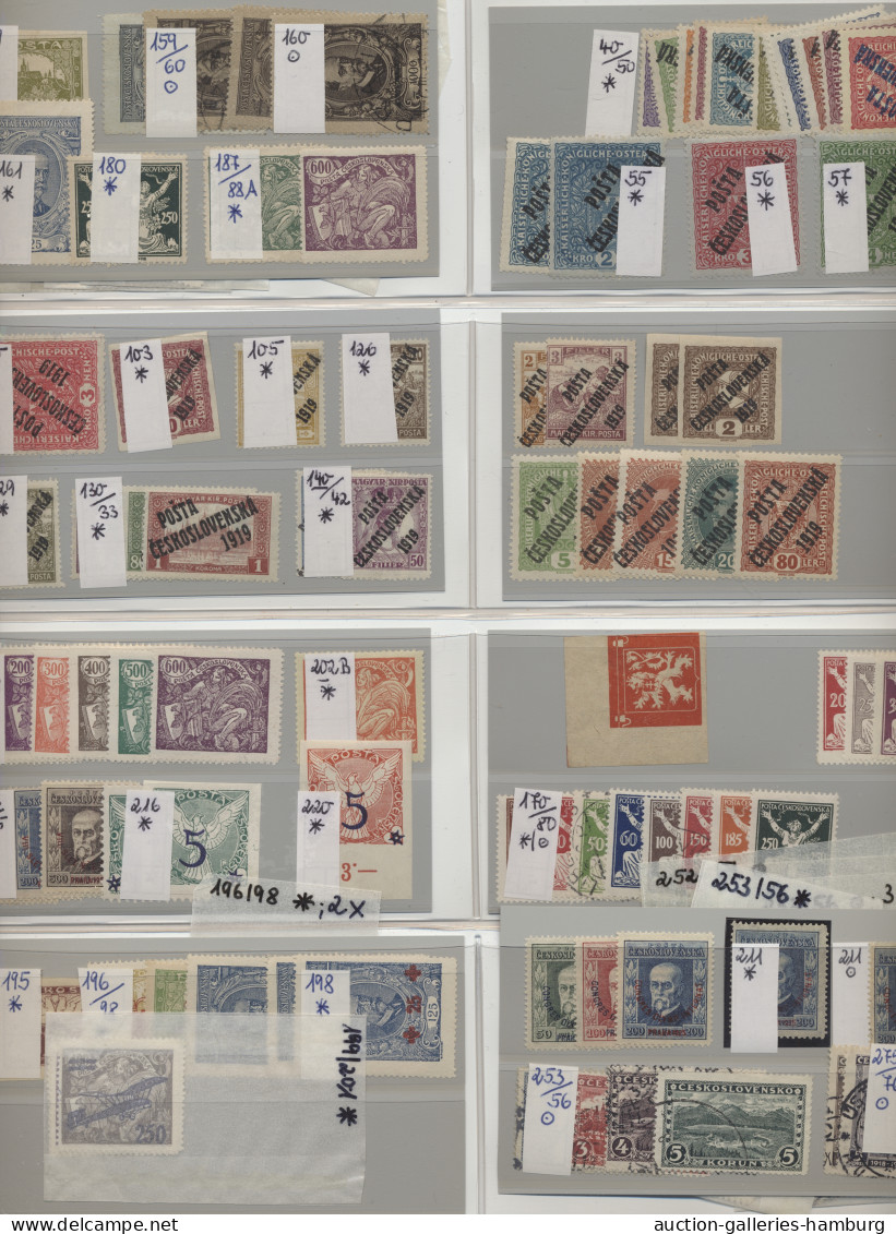 Czechoslowakia: 1918-1987, Zwei Händlerlagerbucher In Ringbindern, Sehr Dicht Ge - Cartas & Documentos
