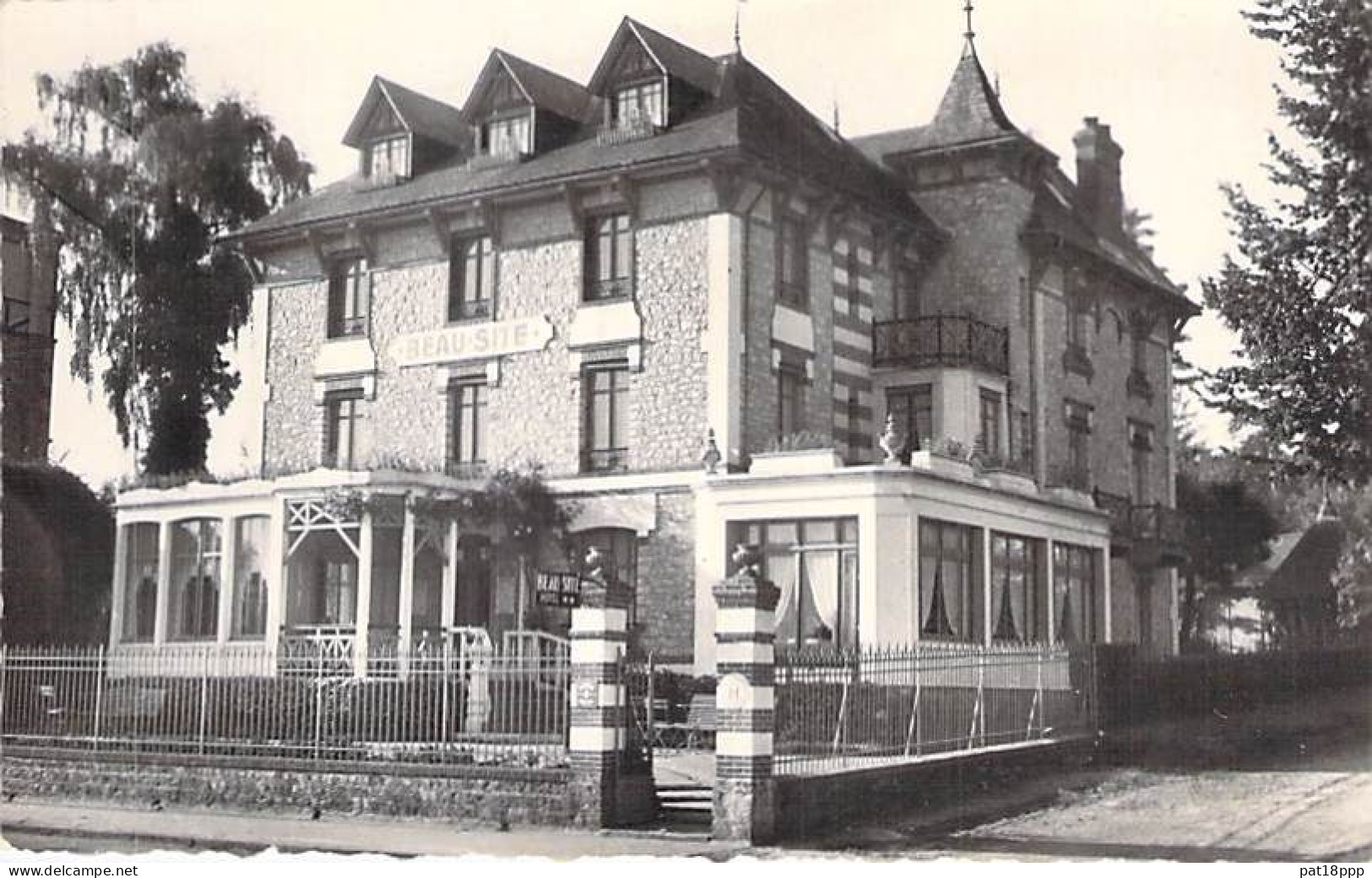 FRANCE - Lot de 20 CPSM dentelée HOTEL avec/sans RESTAURANT format CPA toutes régions en BON ETAT (cf. § description)