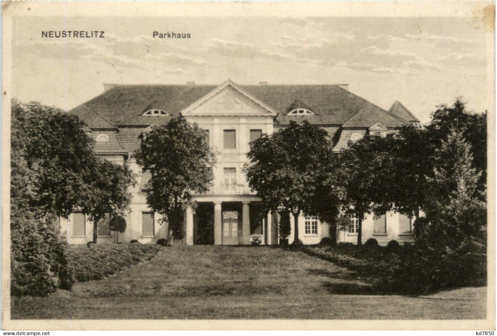Neustrelitz - Parkhaus - Neustrelitz