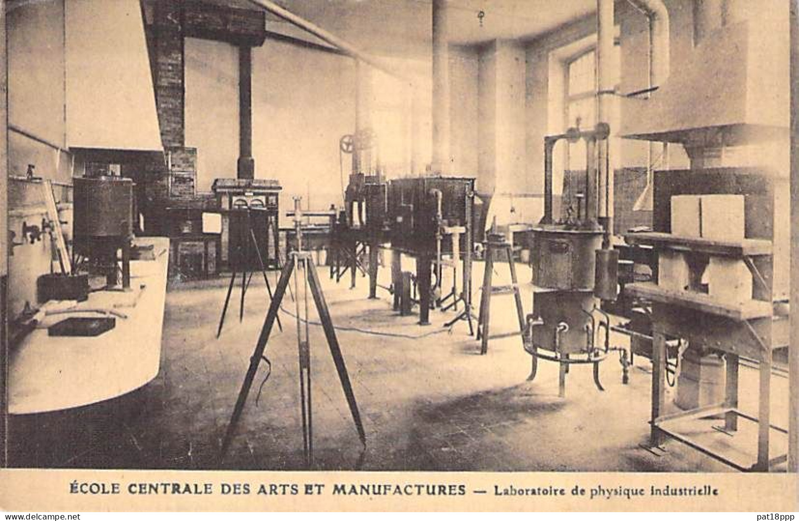 ENSEIGNEMENT Ecole - 75 - PARIS :Ecole Centrale Des Arts Et Manufactures : Laboratoires De Physique Industrielle - CPA - - Schools