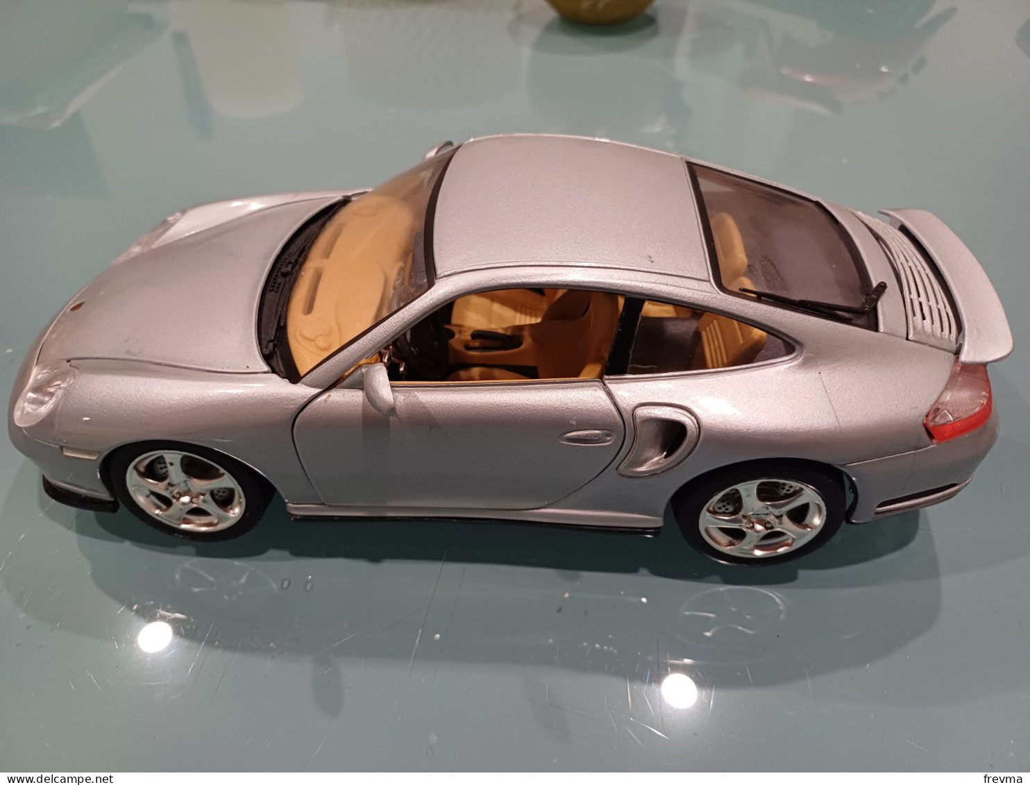 Porsche 996 Turbo Au 1/18e Burago - Burago