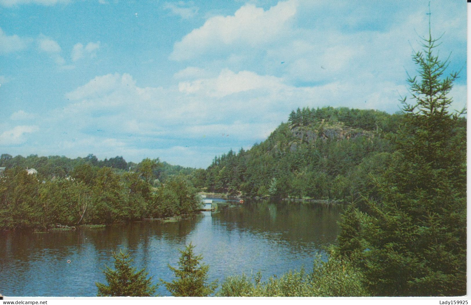 Lookout Mountain From Muskoka River At Huntsville  Ontario Canda   Paysage D'été   2 Sc - Huntsville