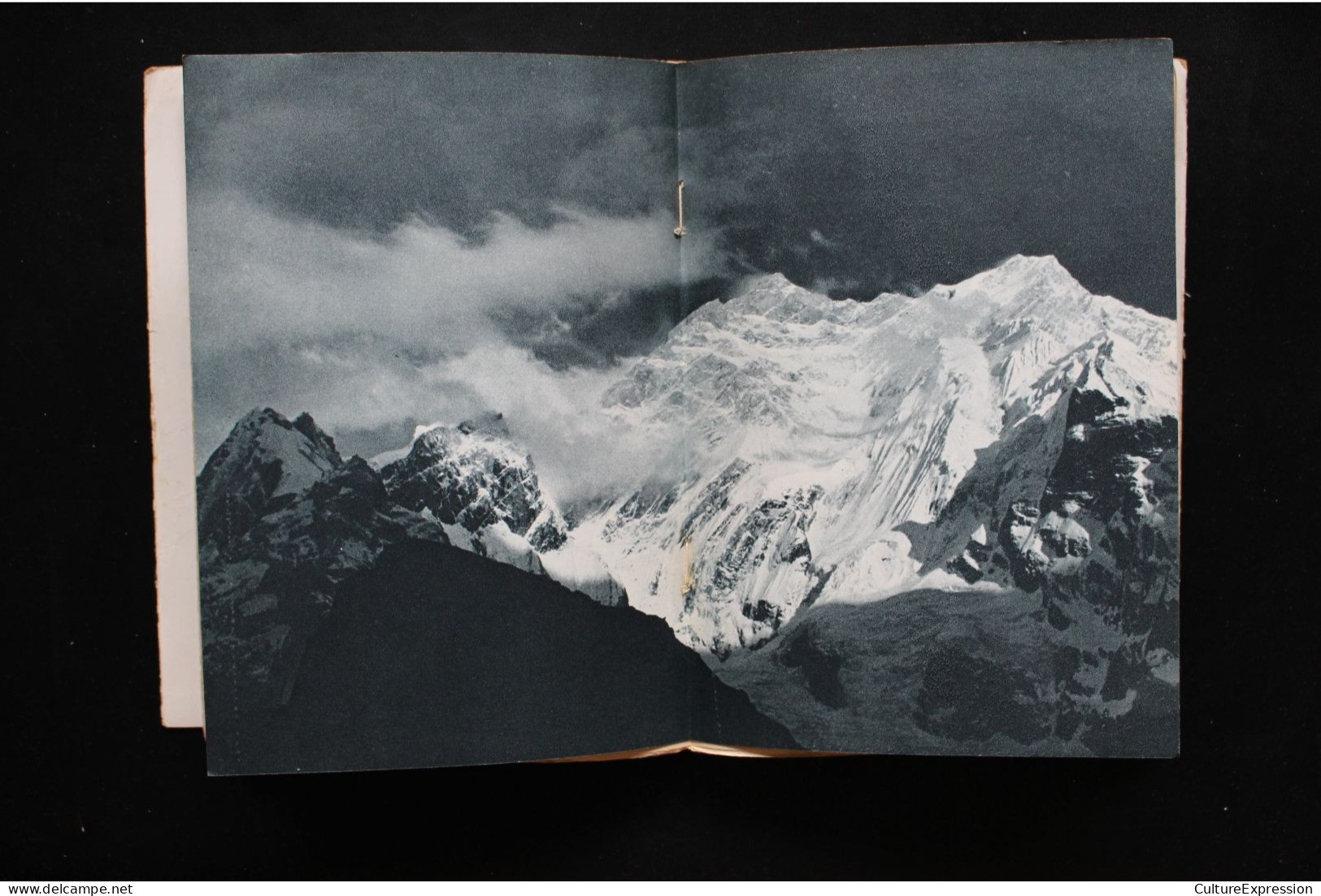 Annapurna premier 8.000 (Arthaud, collection Sempervivum, 1951), roman autobiographique de Maurice Herzog