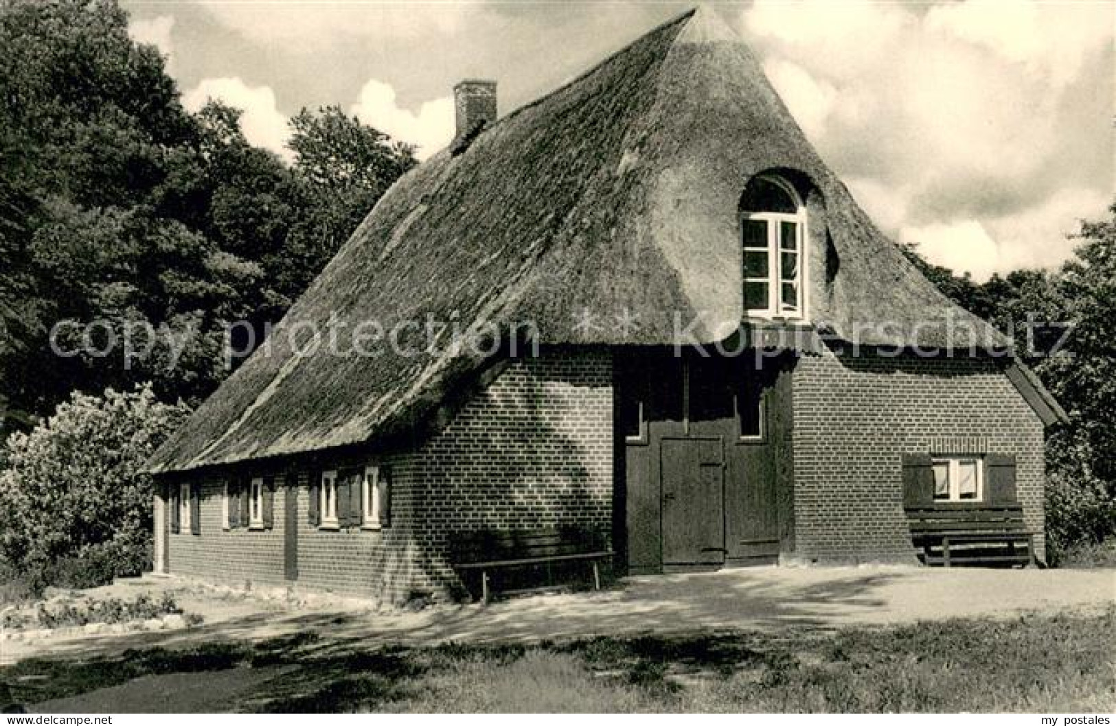 73769945 Rendsburg Methorst Jugendheim Reetdachhaus Aussenansicht Rendsburg - Rendsburg