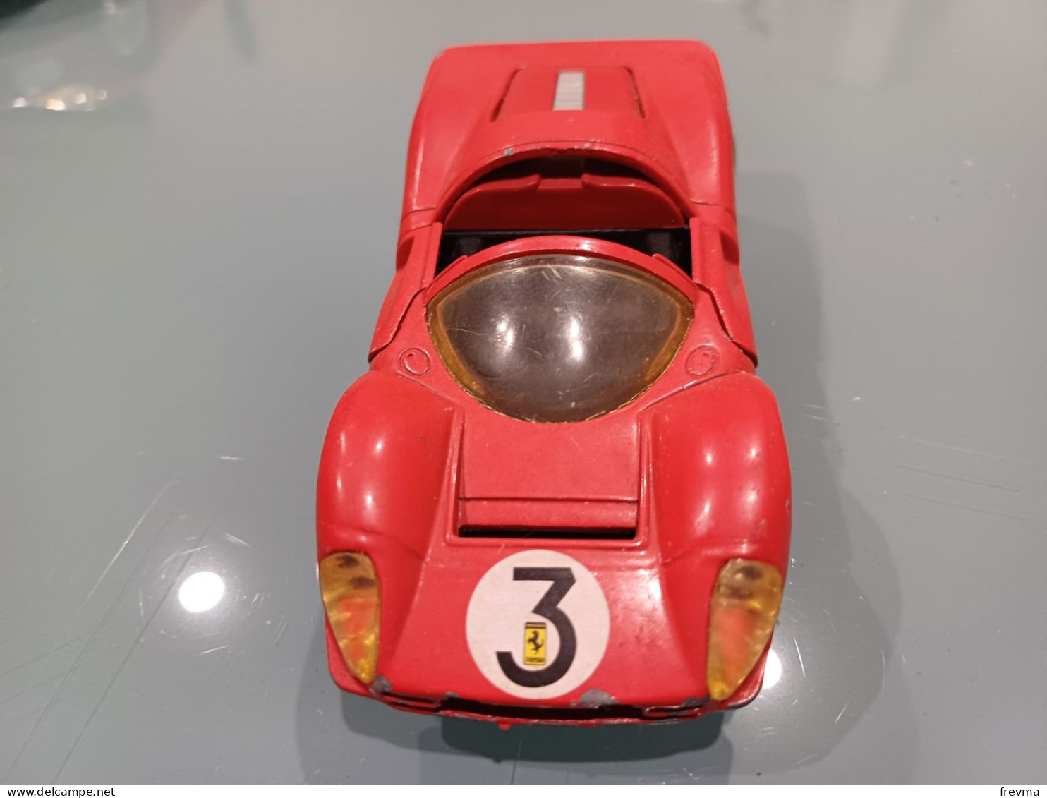 Ferrari 1967 330 P4 Au 1/38e - Burago