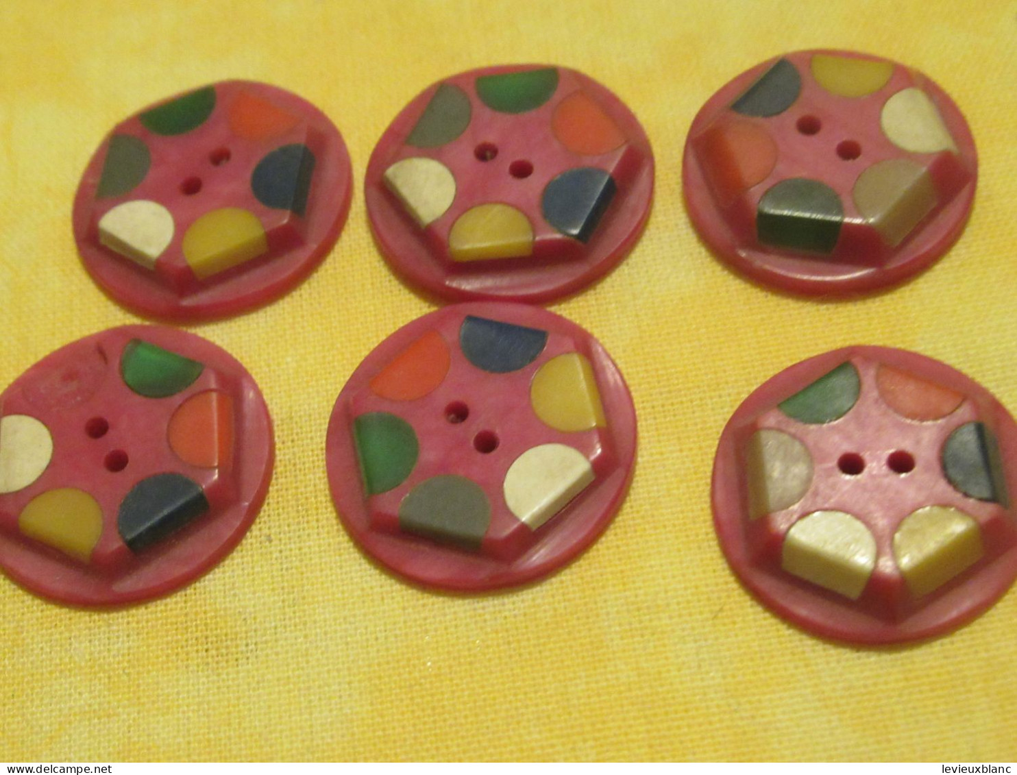 6 Boutons Anciens/Fantaisie/ Plastique Ou Galalithe ?  / Vers1930-1950                       BOUT252 - Buttons