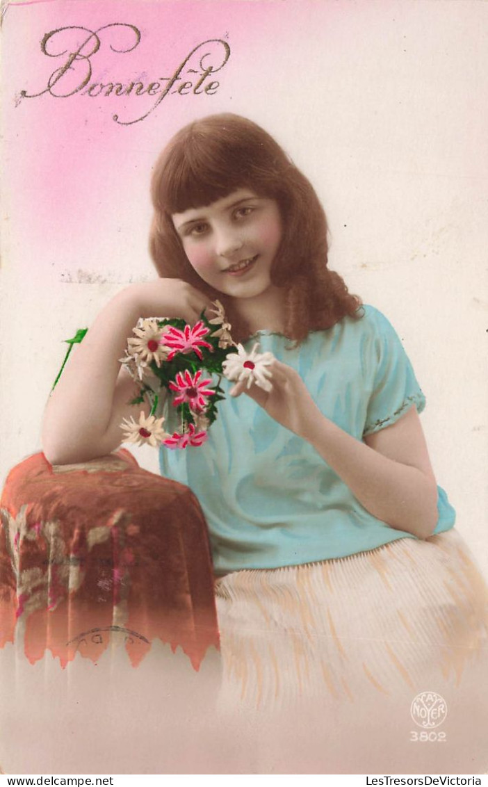 ENFANT - Bonne Fête - Fillette Avec Une Blouse Bleue Et Ses Fleurs - Carte Postale Ancienne - Other & Unclassified